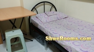 **Admiralty** Looking for a lady room-mate at Blk 729 Woodlands Circle