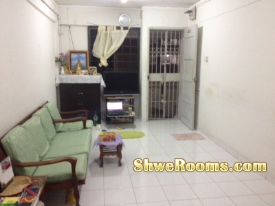 Big Common Room with air-con near Bukit Batok MRT (8min from MRT)