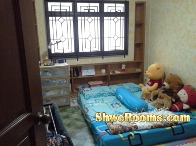 (SHORT TERM Only)  Big Common Room for Rent at sembawang