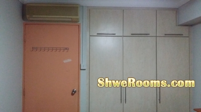 Aircon common room Near Sembawang MRT (S$400/person)