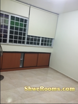 Couple or 2 Persons For Common Room Besides Eunos MRT & Bus Interchange 