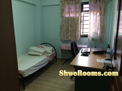 ***Common room with Aircon for Single  /Couple near Woodlands MRT*****