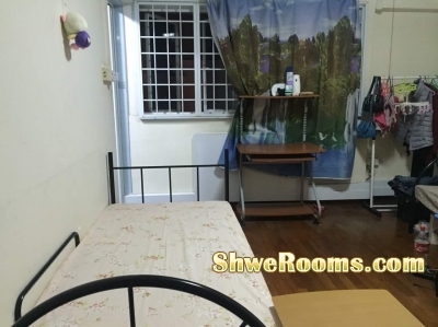 1 Lady roommate@Master Bed Room (27th May 2016 - Short/Long term) - 452 Jurong West St. 42
