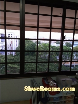 Looking for one Male room mate to share a common room near LAKESIDE MRT