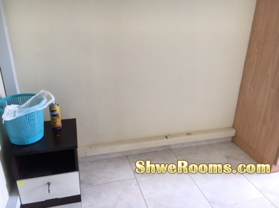 2 mins walk to Yew tee mrt , Common room for rent ,short or long term ,lady or couple