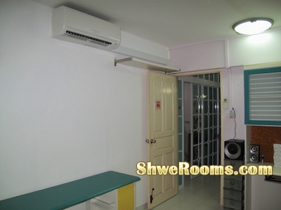 *** Common room to rent at Tampines Ave 5