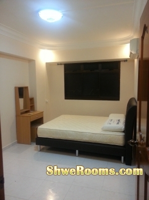 *1month-Short Term*Common Spacious Airconditioned Bed Room @Sembawang