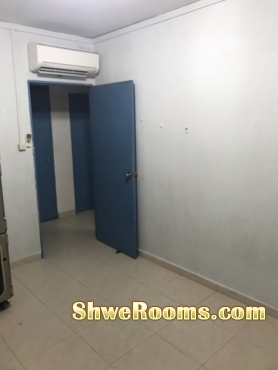 One lady roommate to rent near lake side mrt