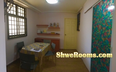 COMMON ROOM WITH AIRCON FOR 2 GIRLS OR COUPLE @ 2 MINS WALK TO SEMBAWANG MRT $750