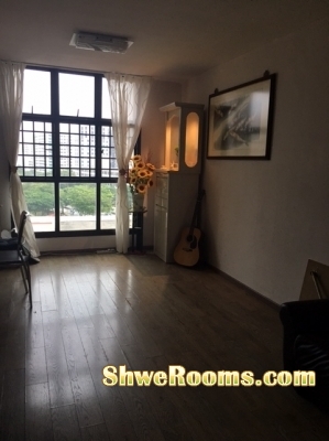COMMON ROOM WITH AIRCON FOR 2 GIRLS OR COUPLE @ 2 MINS WALK TO SEMBAWANG MRT $750