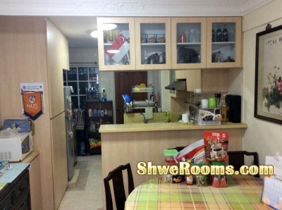 Single room & common room available for male near Bukit Batok MRT(S$300)