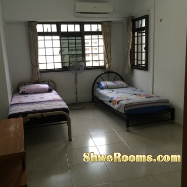 Long term/Short term Master Bed Room near MRT 
