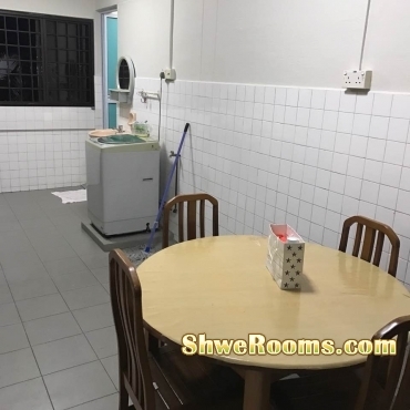 [Near MRT] [Ladies only] One Lady for Common Room