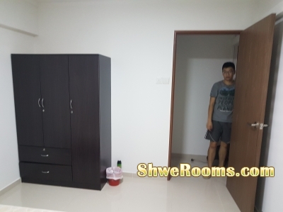 Common room for one person or share male /couple