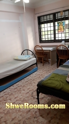 HDB Common Room - Looking for Male Room mate at Woodlands 
