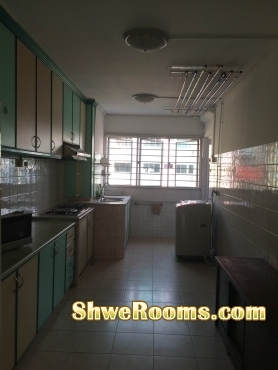 COMMON ROOM AVAILABLE WITH AIRCON ,WIFI,CAN COOK.