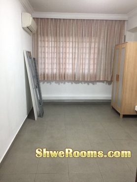 One Common Room Available for Single Male/Female At nearby Choa Chu Kang MRT