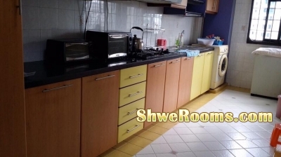 Common room to share for one female very near to Boon Lay MRT