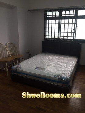 Commom room for rent at Sembawang Close