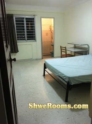MASTER/BIG COMMON ROOM AVAILABLE WITH AIRCON ,WIFI,CAN COOK