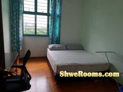 Common room for rent near Admiralty