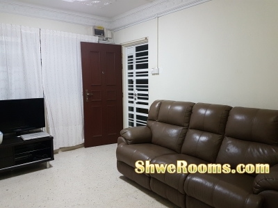 **Spacious Air-Con Common room rent for 2 ladies at 2 mins walk to Marsiling MRT**