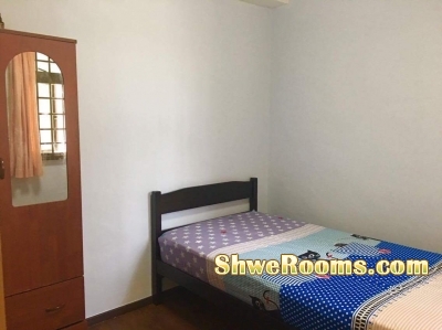 COMMON ROOM WITH AIRCON FOR ONLY ONE PERSON @ 2 MINS WALK TO SEMBAWANG MRT $600