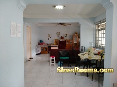  ladies special:1 lady to share HDB common room to se