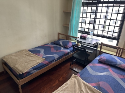 Room for rent at Boon Lay MRT, Jurong West St 64 ( Short term)