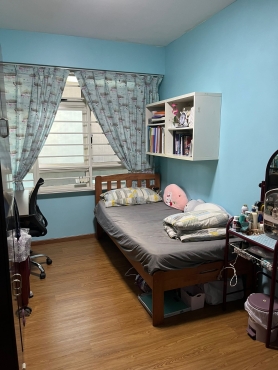 HDB room for rent at Tiong Bahru