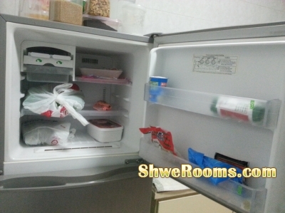 Selling 2nd hand 2 door fridge