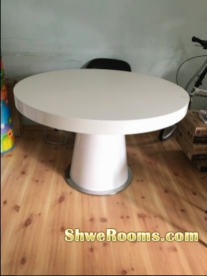 Used Dining Table for Sale (80$)