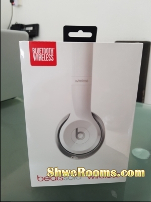 Beats Solo2 Wireless On-Ear Headphone S$195/-