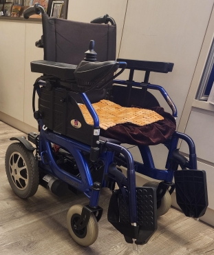 To sell used electronic wheel chair 
