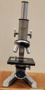 To sell used monocular microscope 