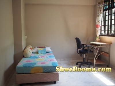 Admiralty Whole Common Bedroom for Rent (for one lady only)