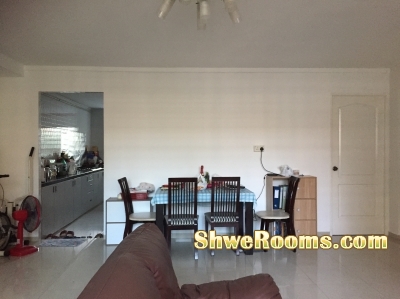 female Roommate to Share Master Room @ Serangoon