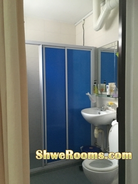 female Roommate to Share Master Room @ Serangoon