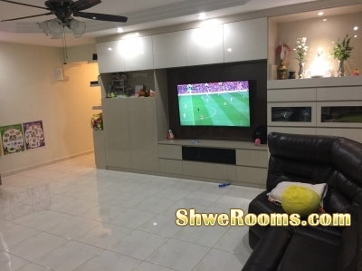 Spacious Common Room with full furniture at very high floor near Yewtee Mrt for rent