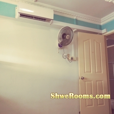 ***** For a Lady: available common room with Aircon