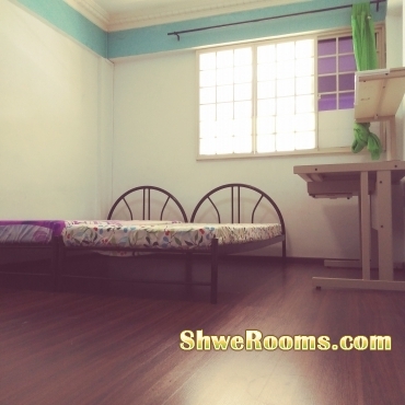 ***** For a Lady Roommate : Available Common Room with Aircon for Rent!