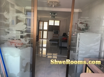 2 Common Room to share both Male/Female near Queenstown mrt
