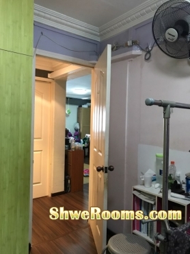 For A Lady Roommate : Common Room with Aircon @ Bedok