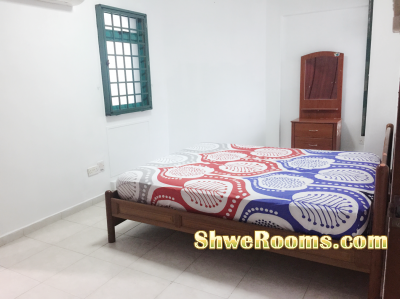 ⭐️Master bedroom⭐️(S$900  PUB)*Negotiable* (1-2mins walk to MRT)-Couple/both males or females),