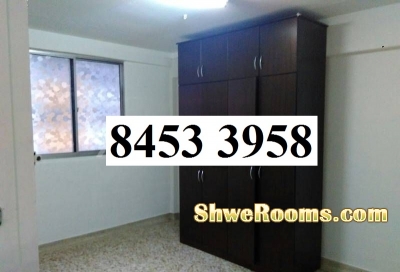 Male roommate/whole room near commonwealth MRT