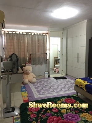 AprilShortTerm,bigmasteroom, men, ladies, couple, Family , +65 83800060(call/Viber)to share with aircon masters room