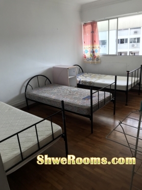 🏠Air con common room & Master room for rent at Khatib