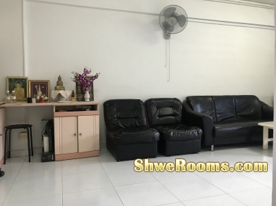 Looking for long/short term for Common room rent at Yishun
