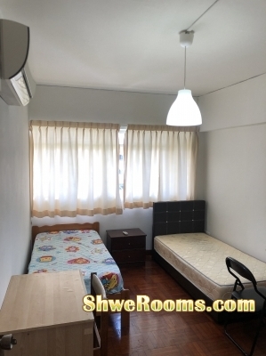 Common Rooms with AC for couple or Males @ Near Bukit Batok MRT