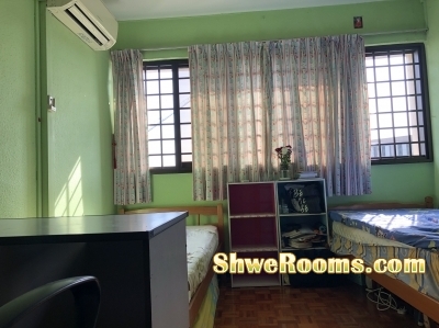  *looking for one lady/ Jurong East Blk 201,common room